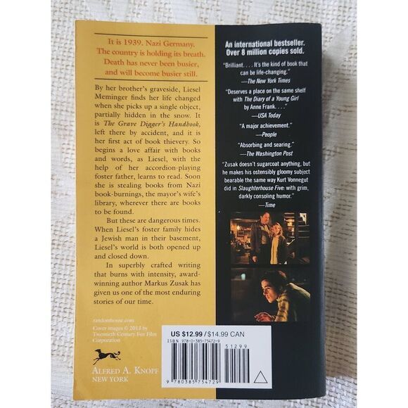 The Book Thief paper back novel - Picture 9 of 10
